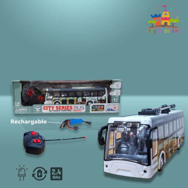 RC City Bus with Opening Doors and Lights - Image 3