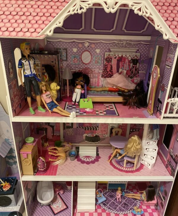 Doll house - Image 2